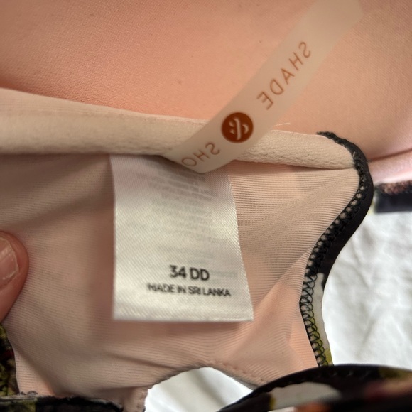 Shade & Shore NWT Dream Gray Floral Light Lift Criss Cross Back Bikini Top 34DD - Picture 5 of 5